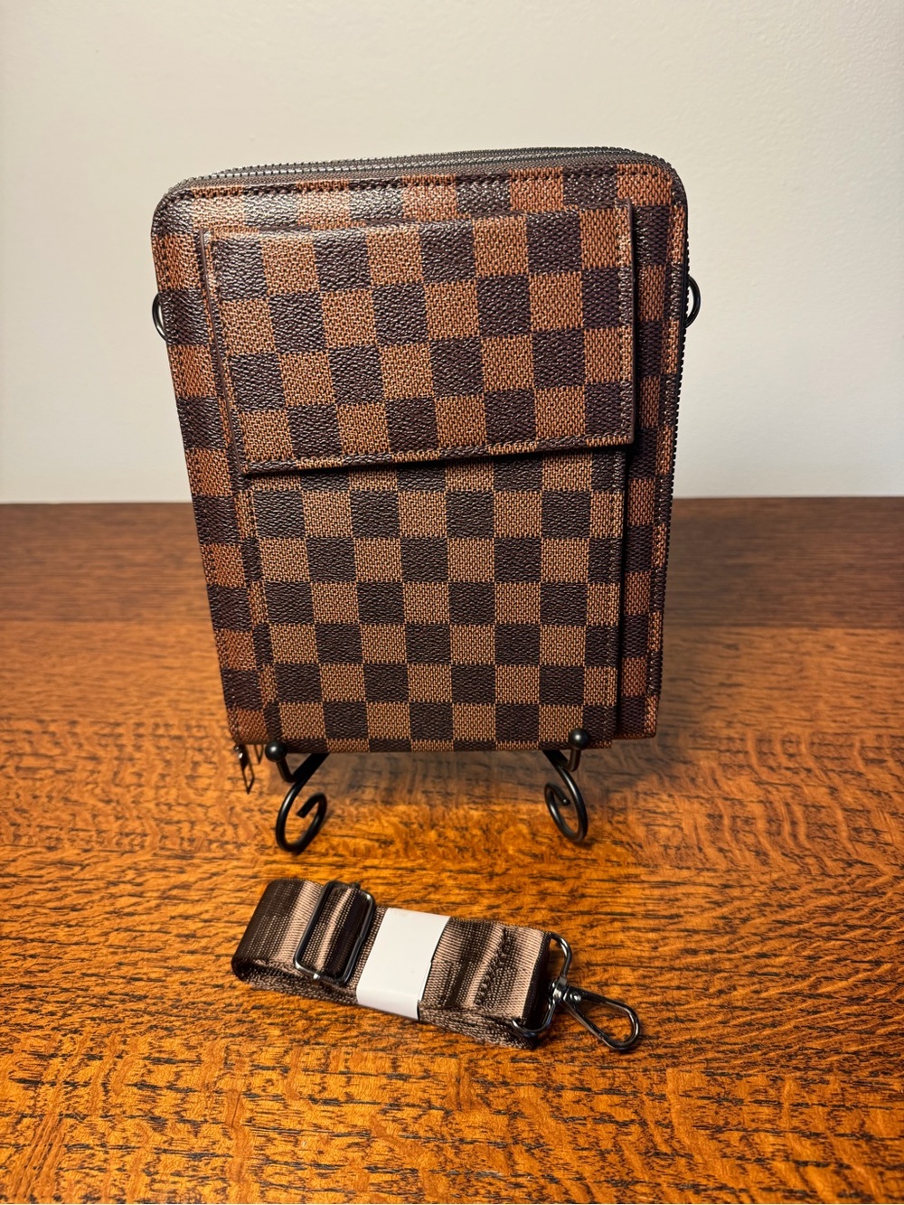 NWOT Brown Checkerboard Crossbody Phone Bag Wallet